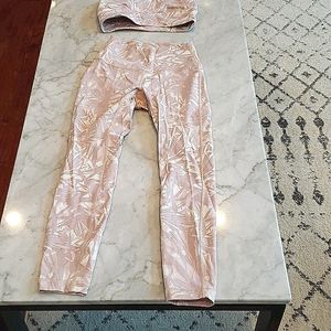 Lululemon pants size 4 and matching bra size 6